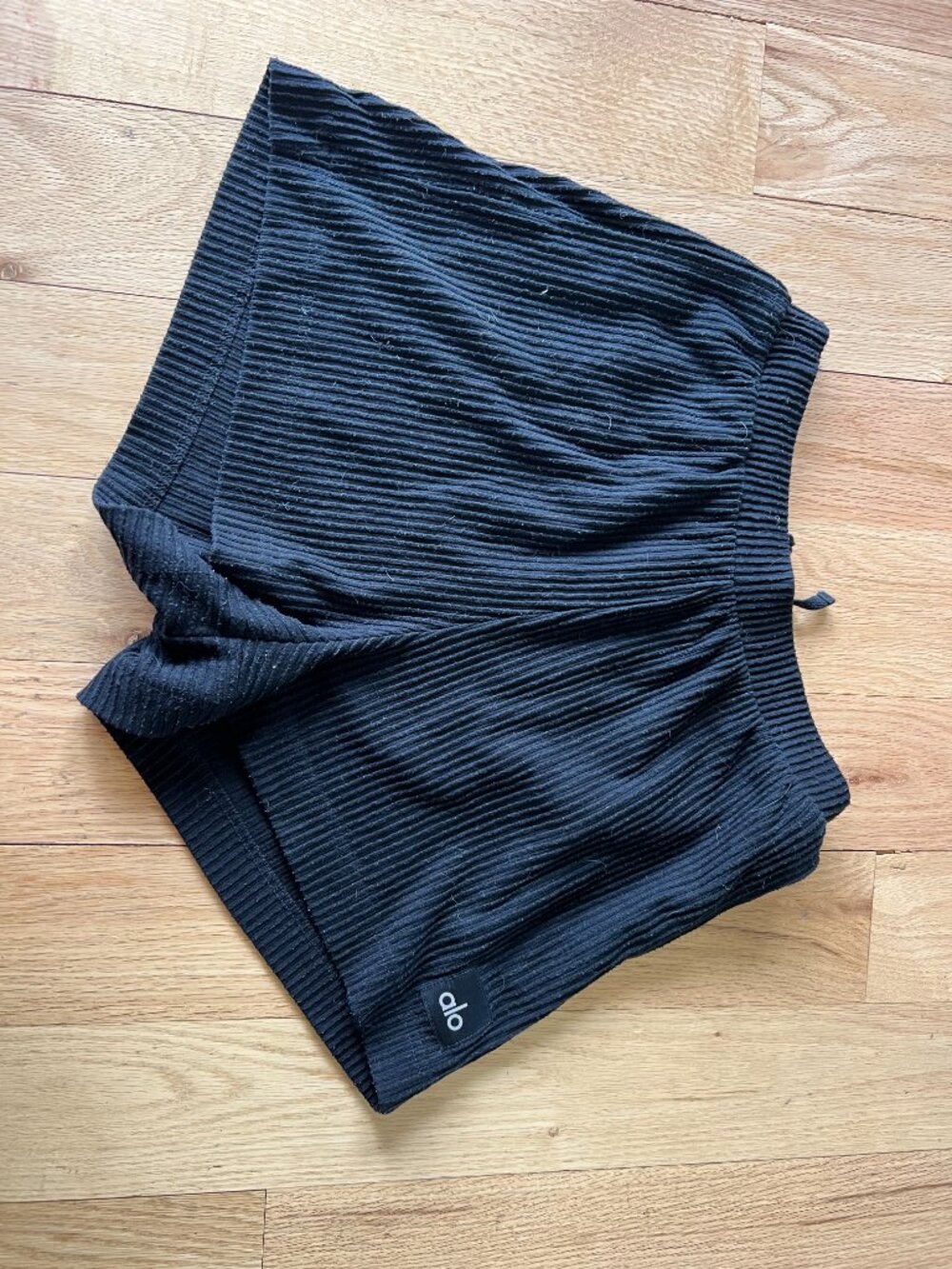 Alo Yoga Micro Corduroy On Duty Short — Black, Size S - Picture 2 of 4
